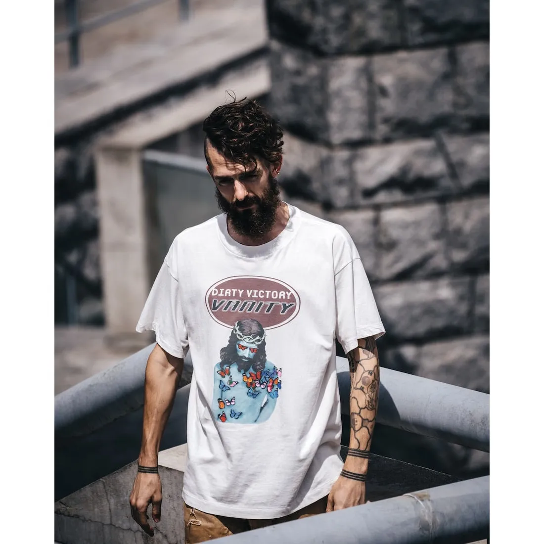 SAINT Mxxxxxx VANITY SS TEE/WHAT Jesus Butterfly Print Short Sleeve Off-White S-XL Cylindrical No Side Seam Fabric 220g High Weight OE Yarn ⚠️Note: It’s almost meaningless if it is not a cylindrical fabric Customized CPFM co-branded main mark/wash mark/little angel anti-counterfeiting label Original-level printing manufacturer Top purchasing level
